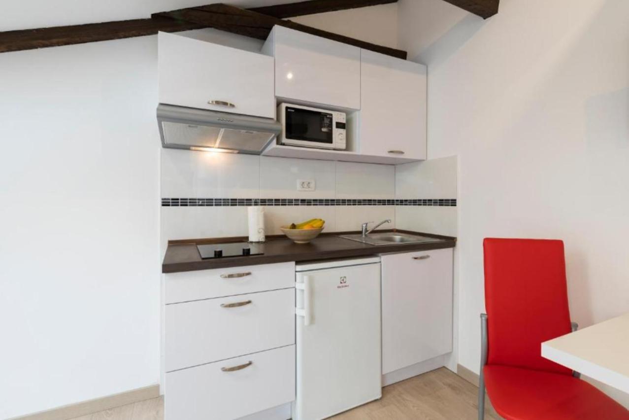 Central Apartments بولا المظهر الخارجي الصورة