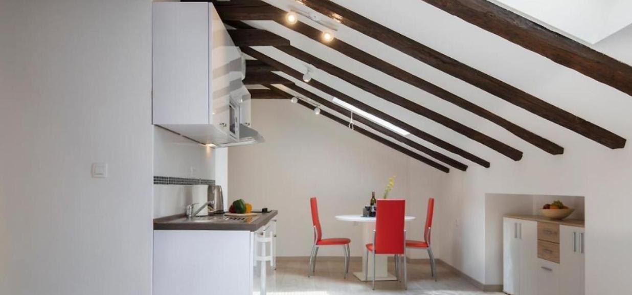 Central Apartments بولا المظهر الخارجي الصورة